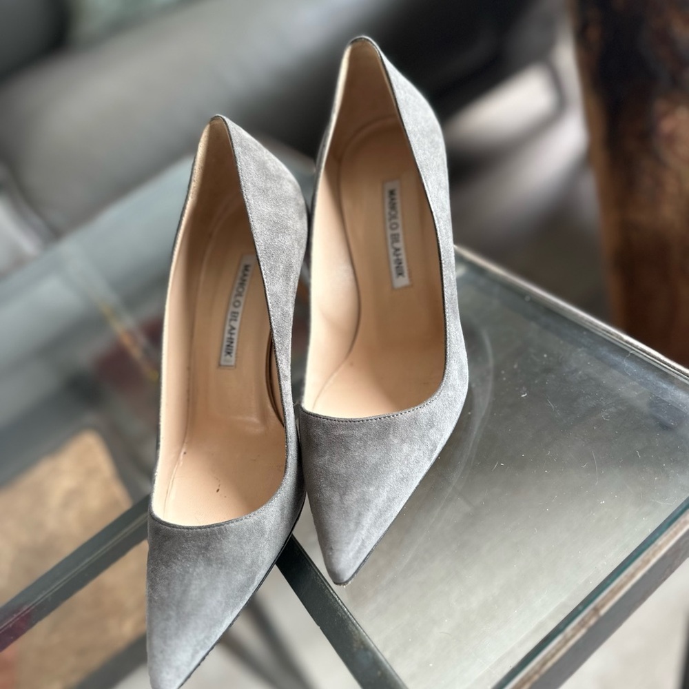 Manolo Blahnik Elegant Gray Suede Pumps 36.5 - Picture 8 of 9